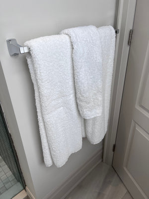 Au Lit Fine Linens White Towel Lot # 2