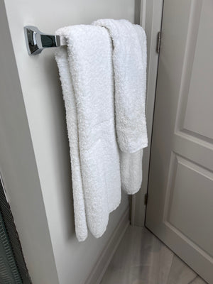 Au Lit Fine Linens White Towel Lot # 2