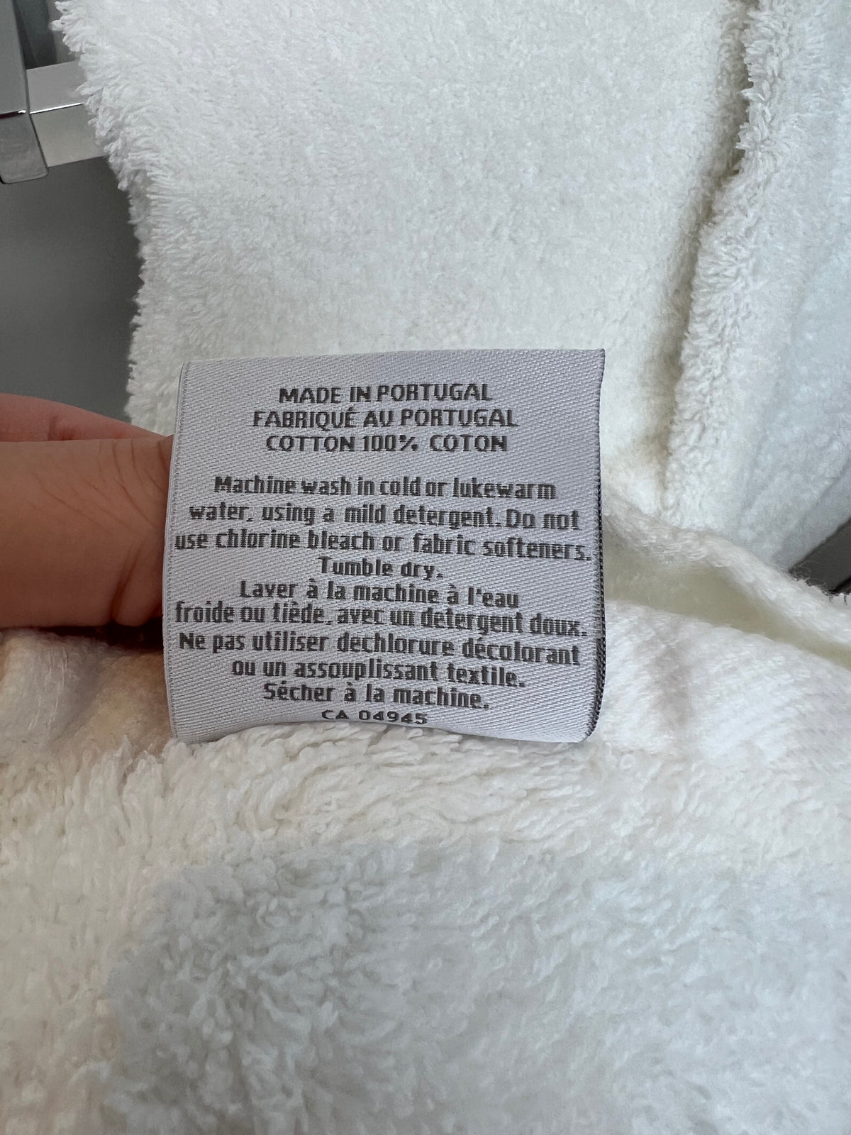 Au Lit Fine Linens White Towel Lot # 2