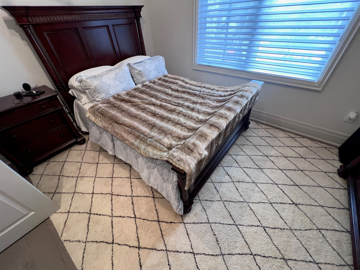 Ditz Designs by the Hen House Faux Fur Throw
