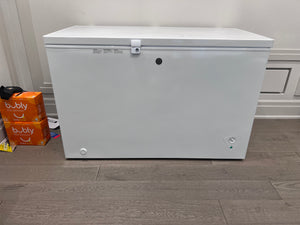 GE - 10.6 cu. Ft Chest Freezer in White - FCM11PHWW (*retail $969)