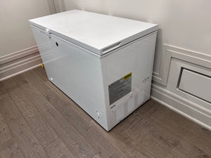 GE - 10.6 cu. Ft Chest Freezer in White - FCM11PHWW (*retail $969)