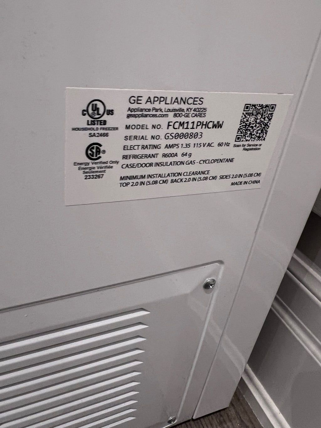 GE - 10.6 cu. Ft Chest Freezer in White - FCM11PHWW (*retail $969)