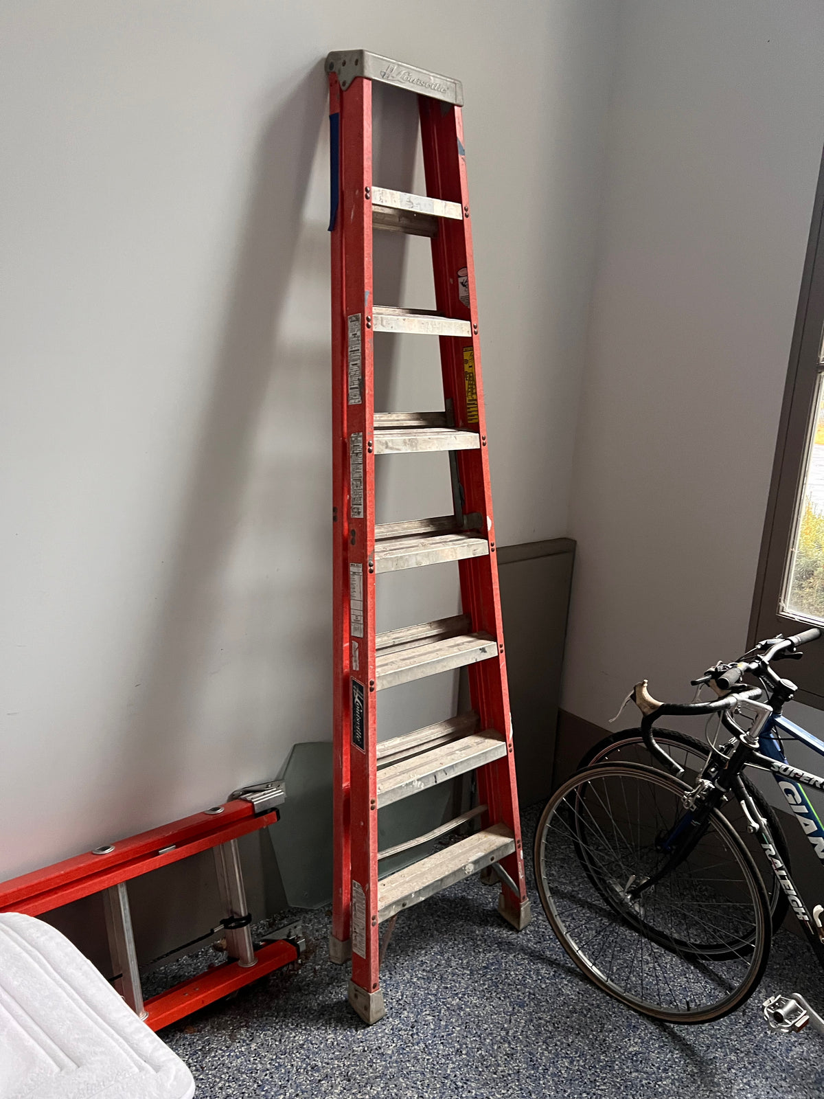 Louisville Ladder 8-Foot Fiberglass Ladder