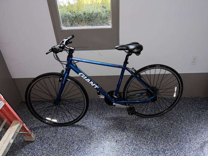 Giant Escape 3 (On-Road Sport) Bike