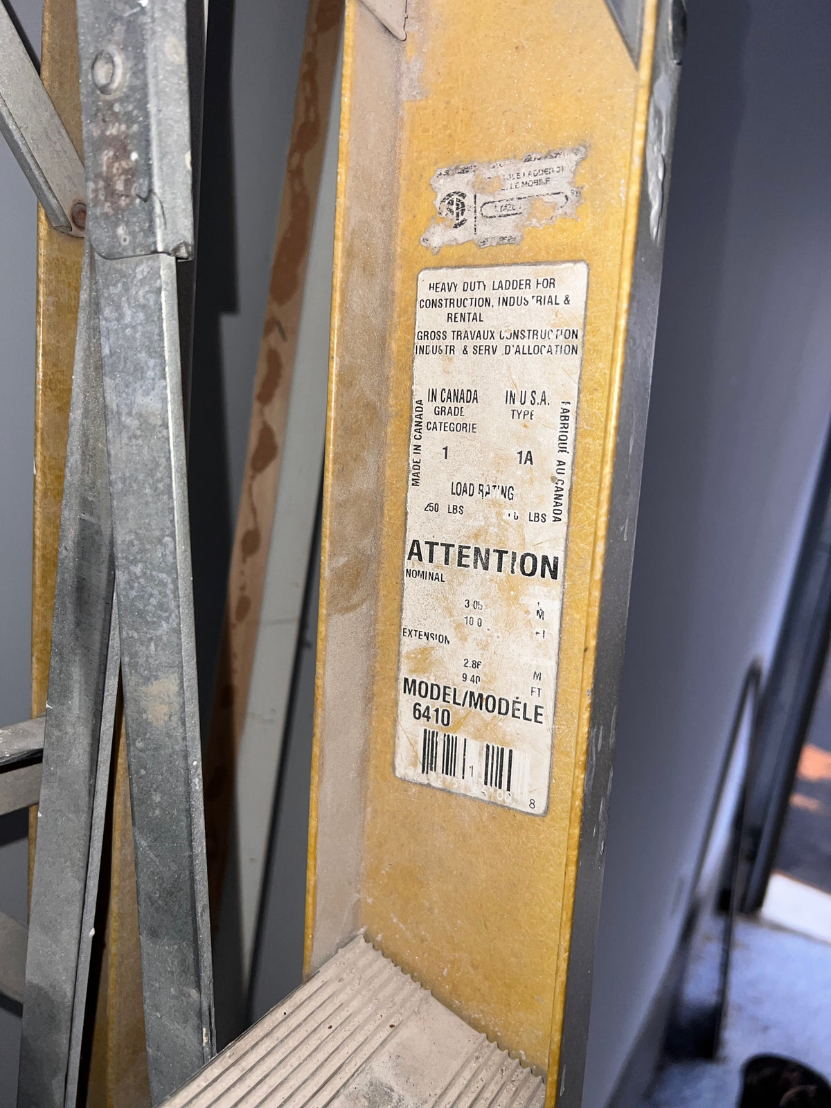 Featherlite 6410 10-Foot Fiberglass Ladder