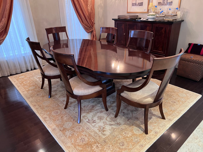 Stanley Furniture Dining Table + 6 Chairs (*additional leaf included)