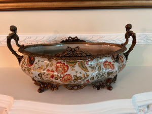 Wong Lee 1895 Porcelain Centrepiece