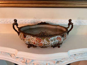 Wong Lee 1895 Porcelain Centrepiece