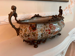 Wong Lee 1895 Porcelain Centrepiece