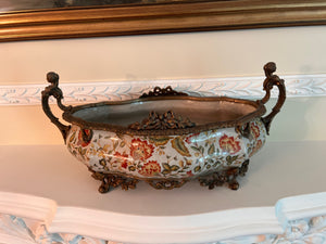 Wong Lee 1895 Porcelain Centrepiece