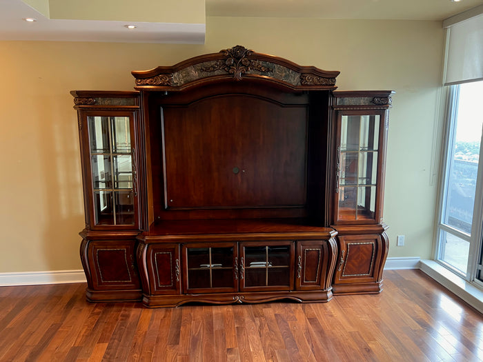 Michael Amini Signature Series 'Oppulente Collection' Entertainment Unit