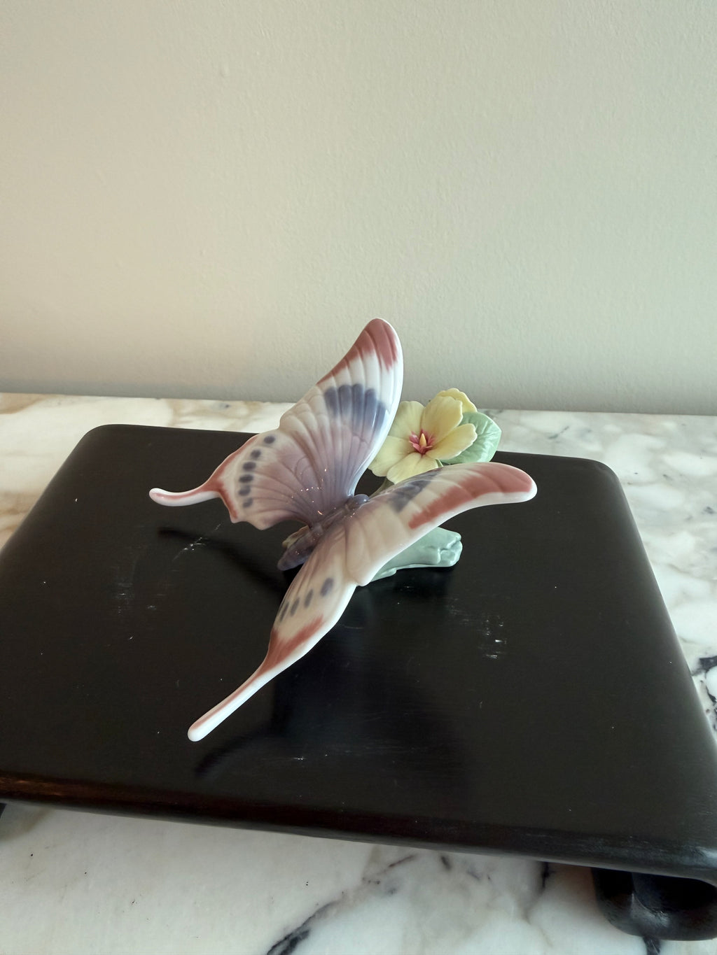 Lladro "A Moment's Rest" Figurine