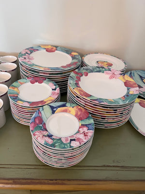 Mikasa Maxima Exotic Garden CAK26 Dinnerware Set- Service for 12