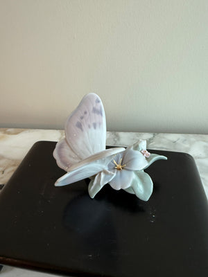 Lladro "Refreshing Pause" Butterfly Figurine