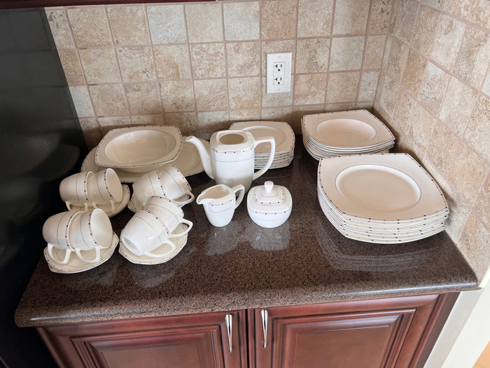 New Classic NC Fine Bone China Lot, Service for 8