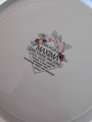 Mikasa Maxima Exotic Garden CAK26 Dinnerware Set- Service for 12