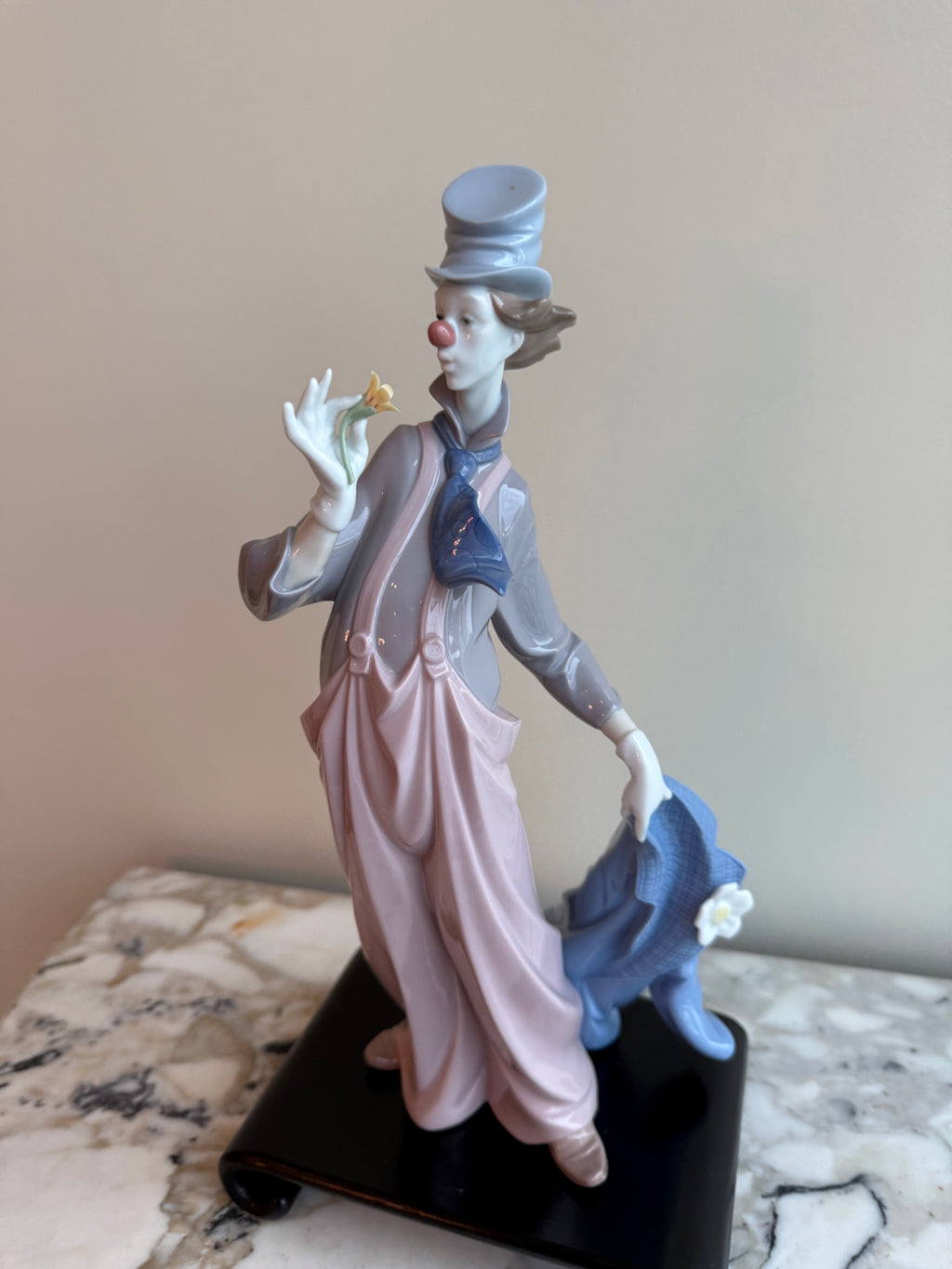 Lladro "A Mile of Style" Figurine