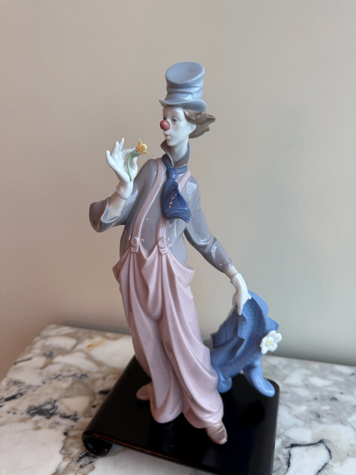 Lladro "A Mile of Style" Figurine
