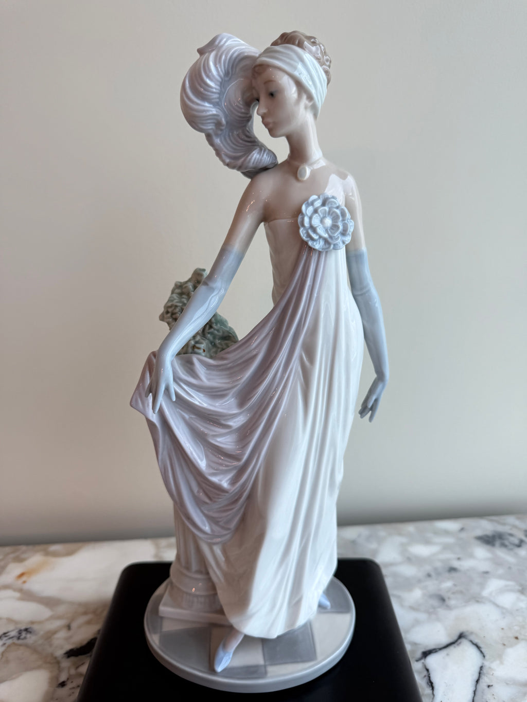 Lladro "Socialite of the 20's" Figurine #5283