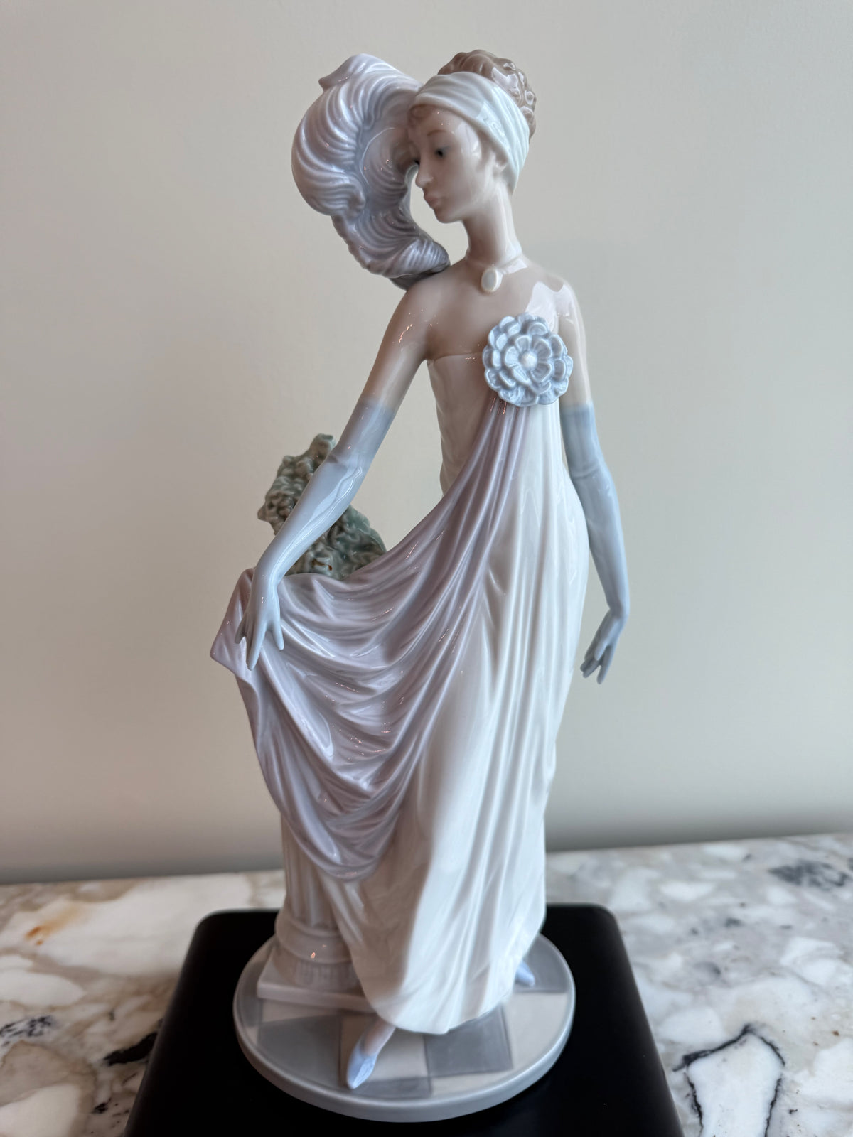 Lladro "Socialite of the 20's" Figurine #5283