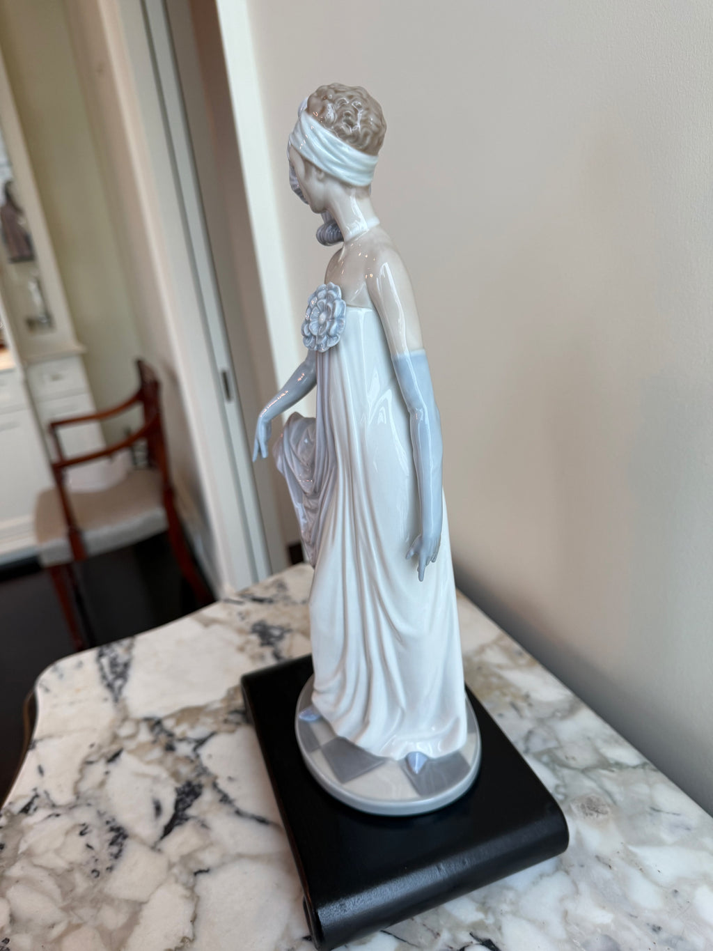 Lladro "Socialite of the 20's" Figurine #5283