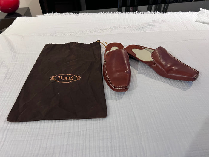 Women's Tod's Brown Leather Slides, Size 38.5