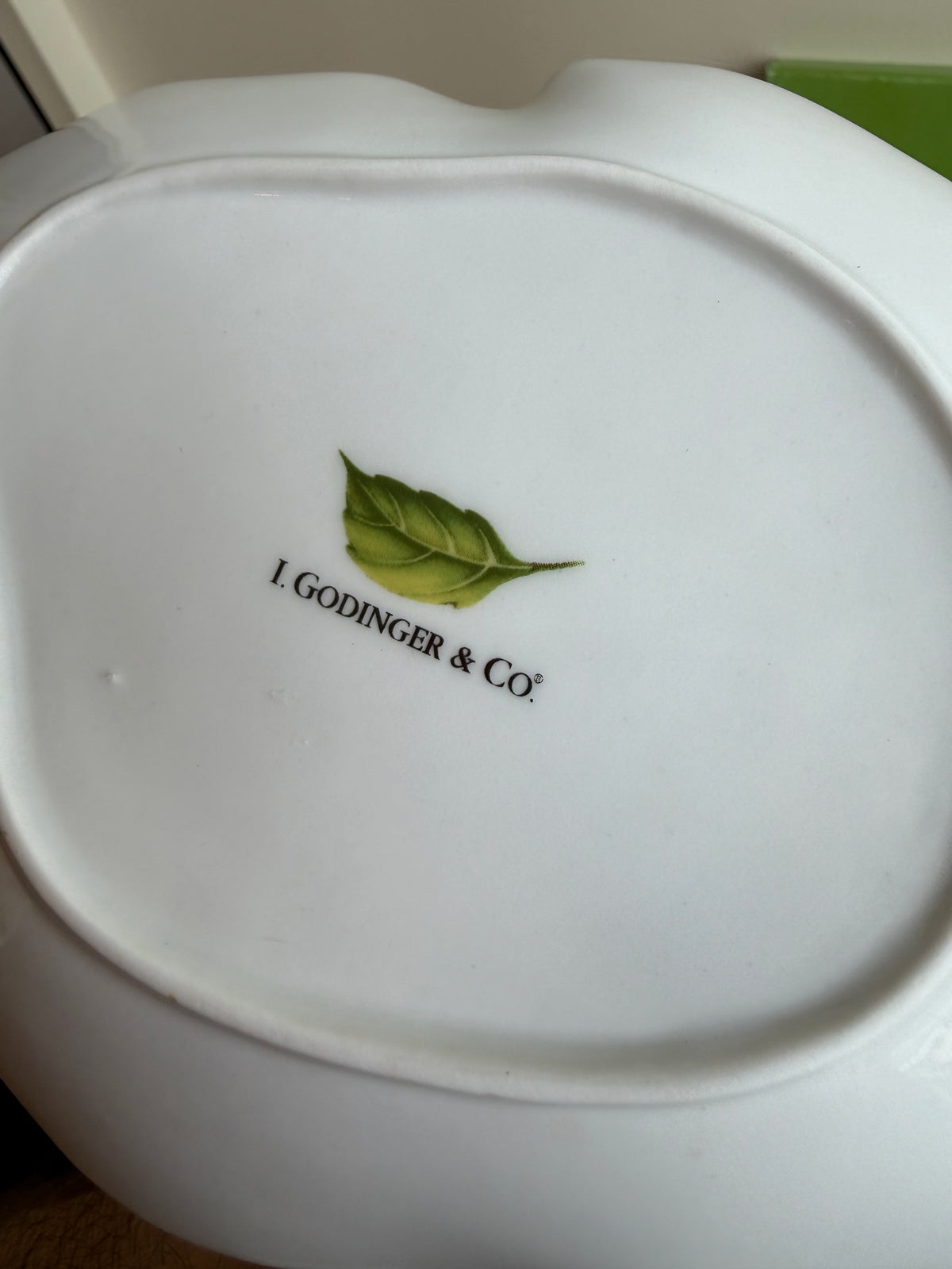 Pair of I. Godinger & Co. Jardin Leaf Porcelain 7" Trays - One New in Box
