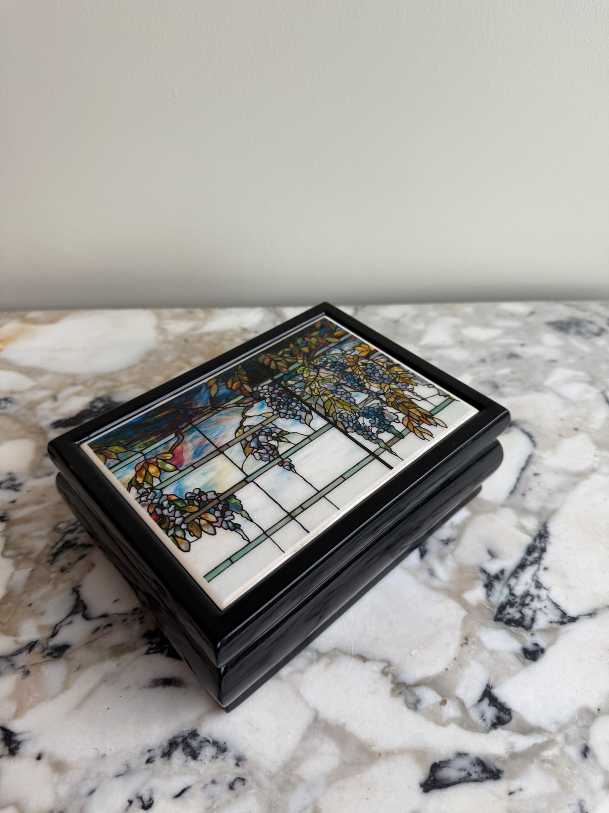 Metropolitan Museum of Art Tiffany Wisteria Musical Jewelry Box