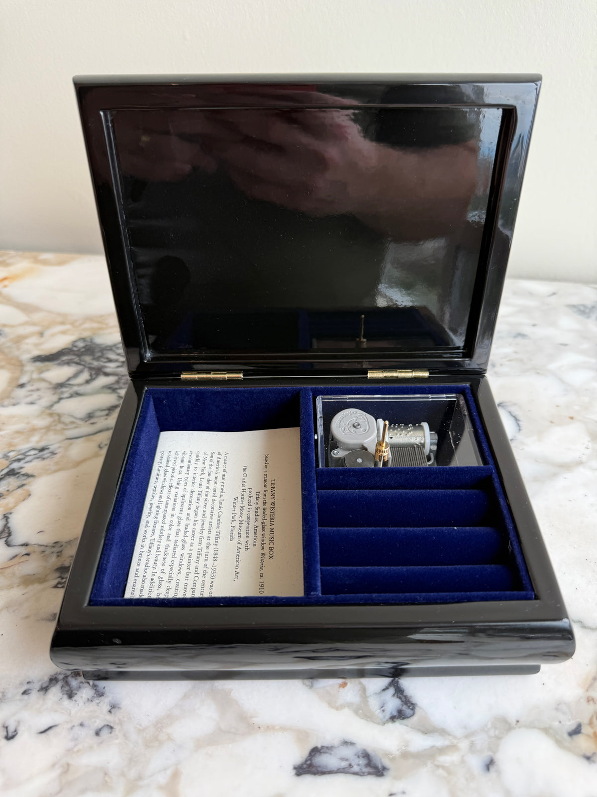 Metropolitan Museum of Art Tiffany Wisteria Musical Jewelry Box