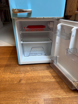 Galanz 3.1 Cu. Ft. Freestanding Top Freezer Retro Bar Fridge (GLR31TBEER) - Blue (*retail price $279)