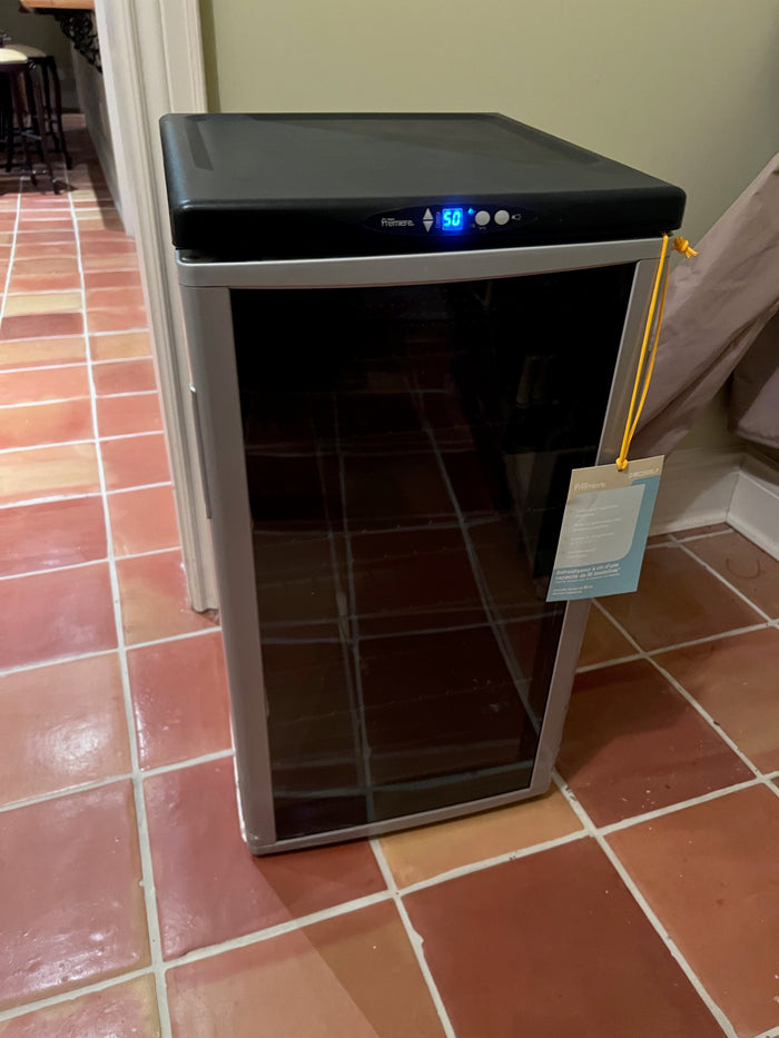 Danby DWC356BLP 35 Bottle Wine Cooler, LIKE NEW