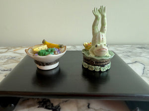 Pair of Porcelain Hinged Trinket Boxes – Frog & Fruit Bowl