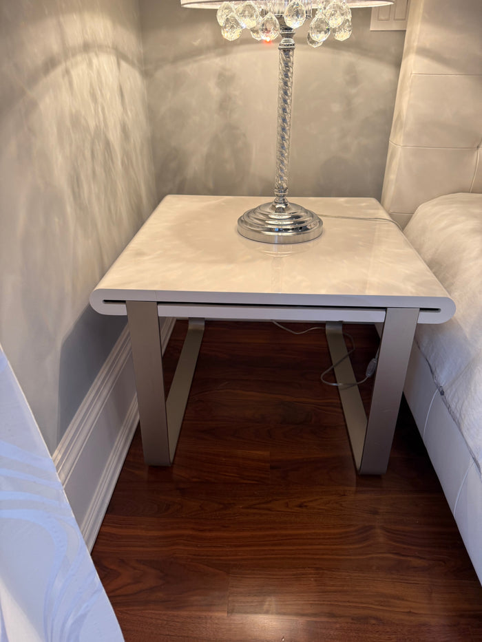 White Lacquered End Table
