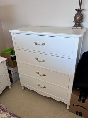 French Provincial White 4 Drawer Dresser