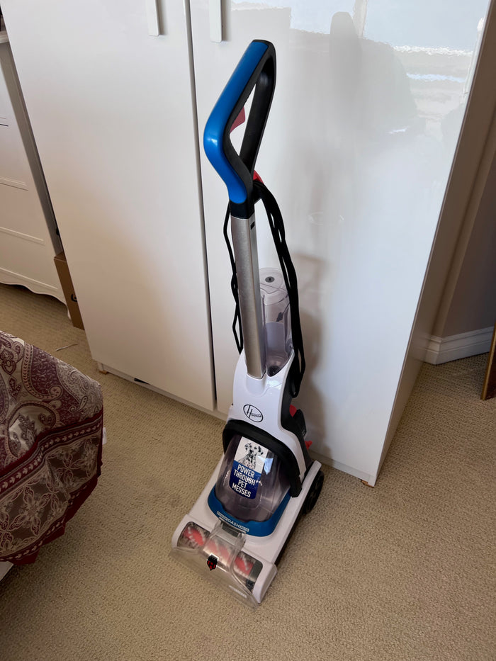 Hoover PowerDash Pet Compact Carpet Cleaner