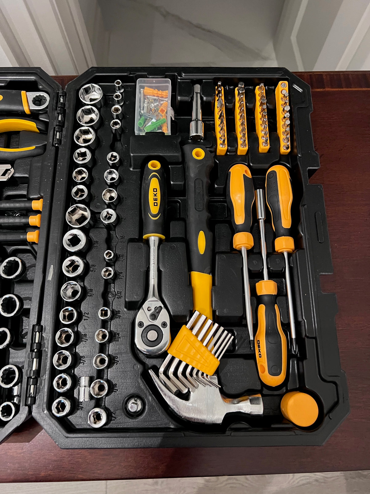 DEKOPRO 158 Pieces Tool Set (*retail $80)