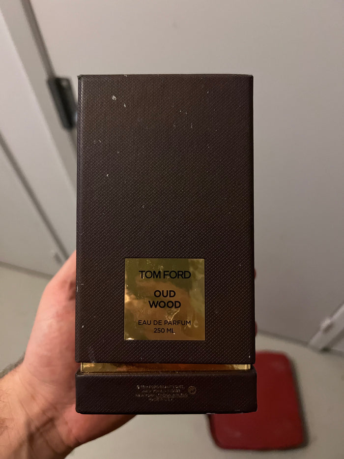 Tom Ford Oud Wood Private Blend 250ml (nearly full)