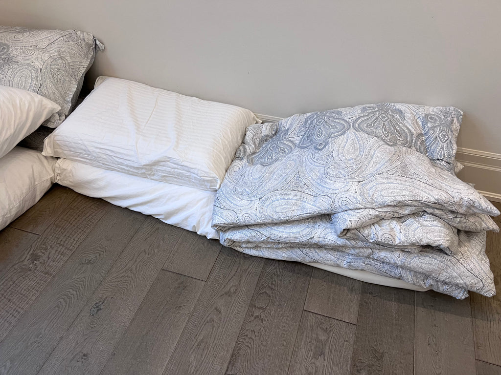 Queen Linen and Pillows Lot