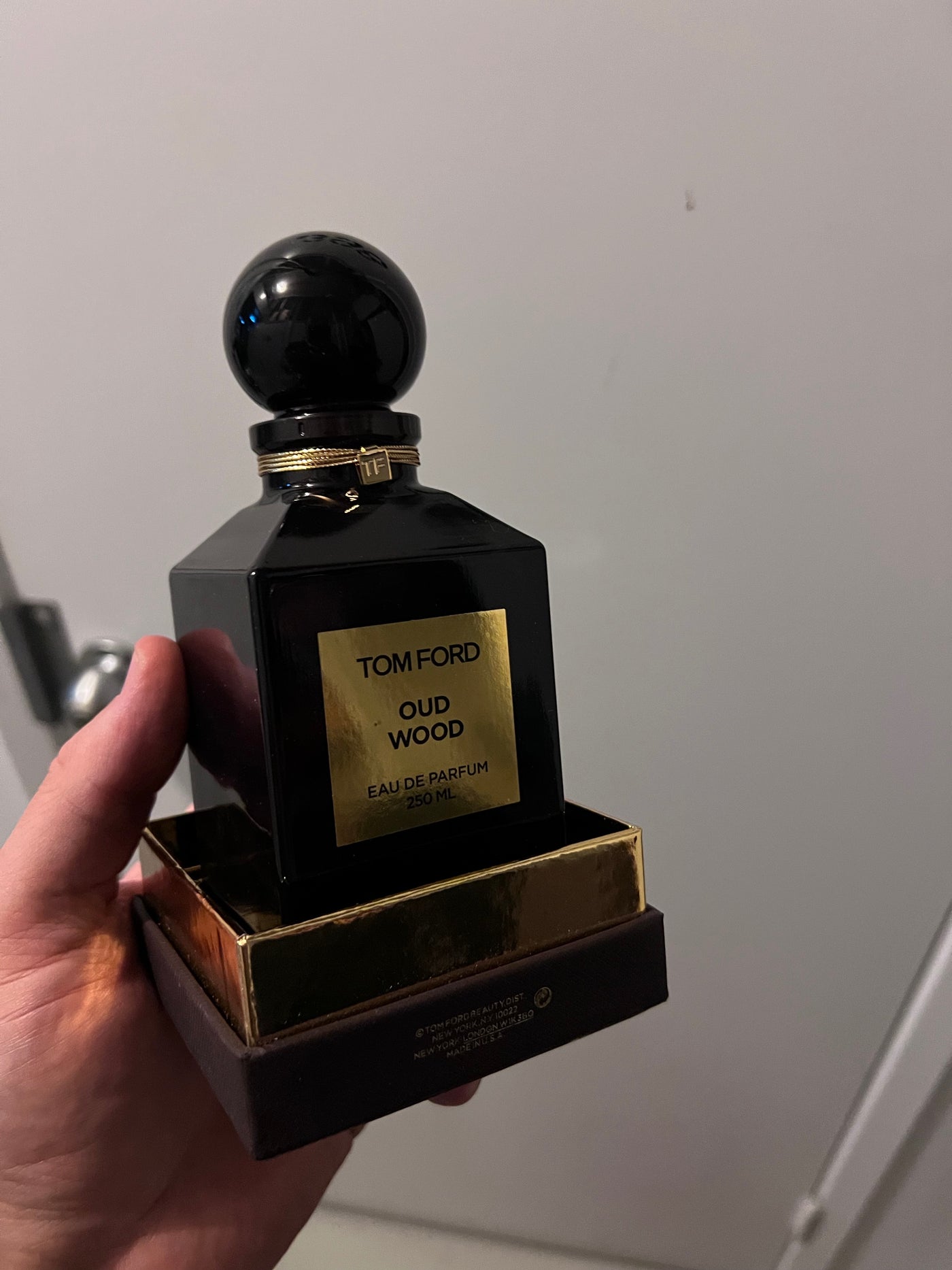 Tom Ford Oud Wood Private Blend 250ml nearly full Sell My