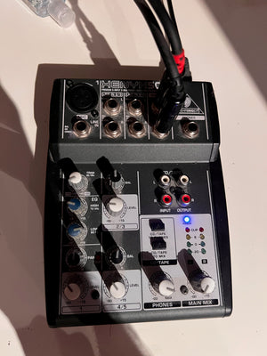 Behringer XENYX 502 Premium Analog 5-Input Bus Mixer