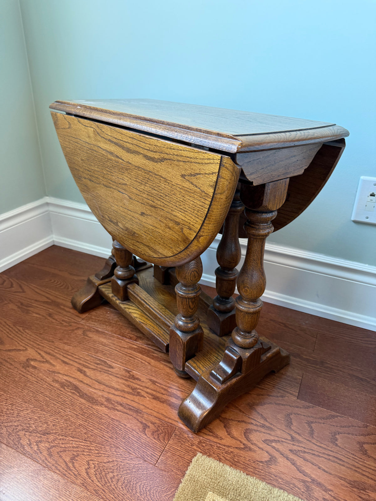 Ethan Allen Small Drop Leaf Table