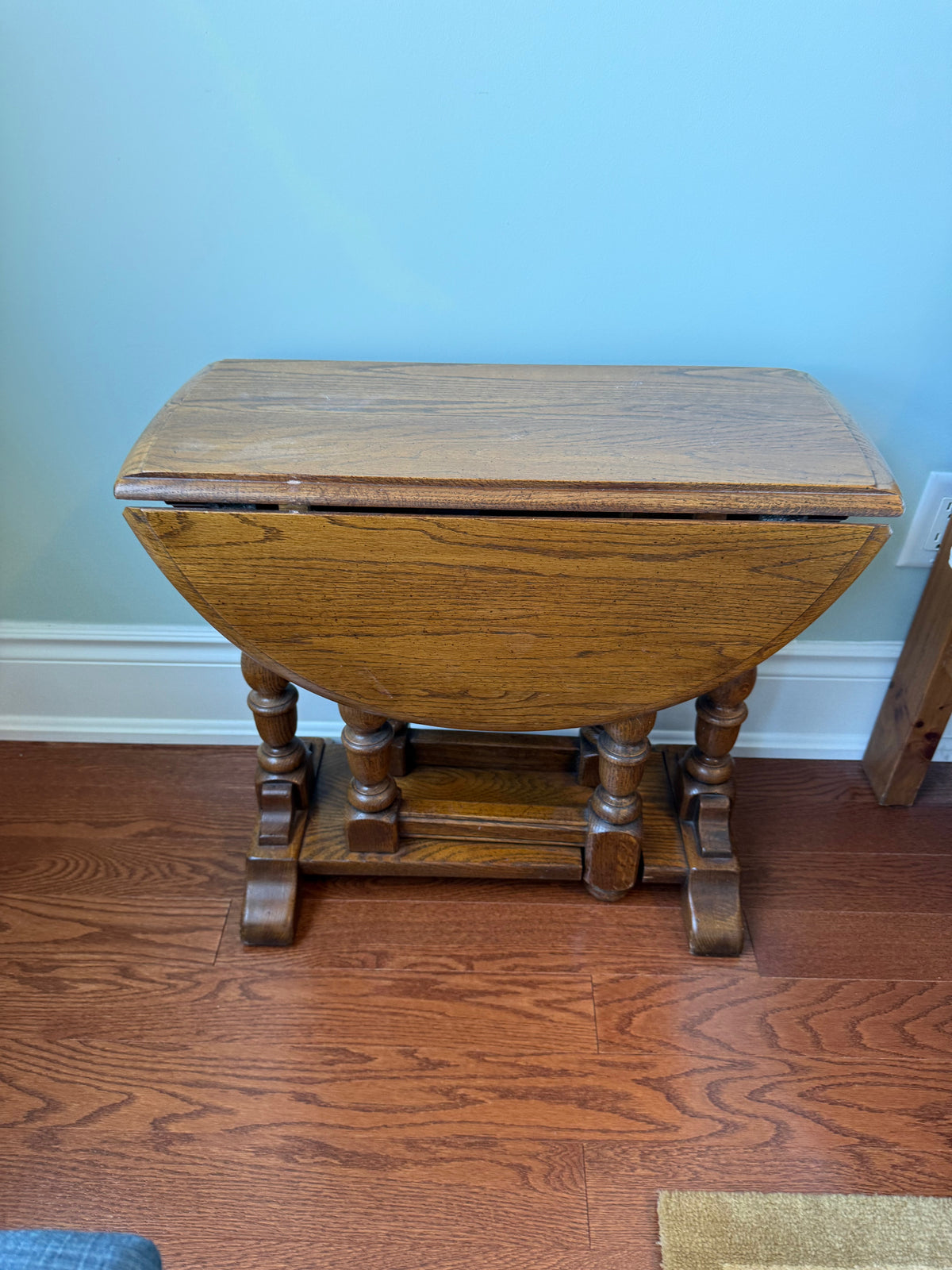 Ethan Allen Small Drop Leaf Table