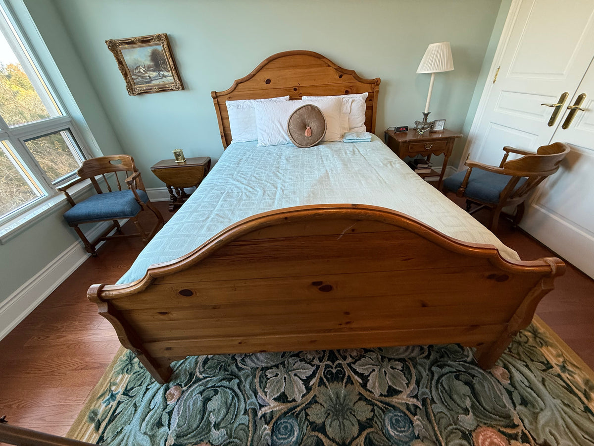 Ethan Allen Queen Farmhouse Style Sleigh Bed