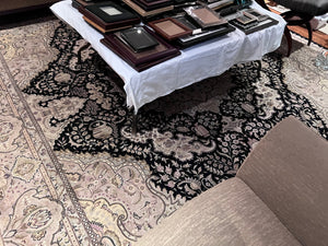 100% Wool Rug, Black Border- 14.5ft x 10ft