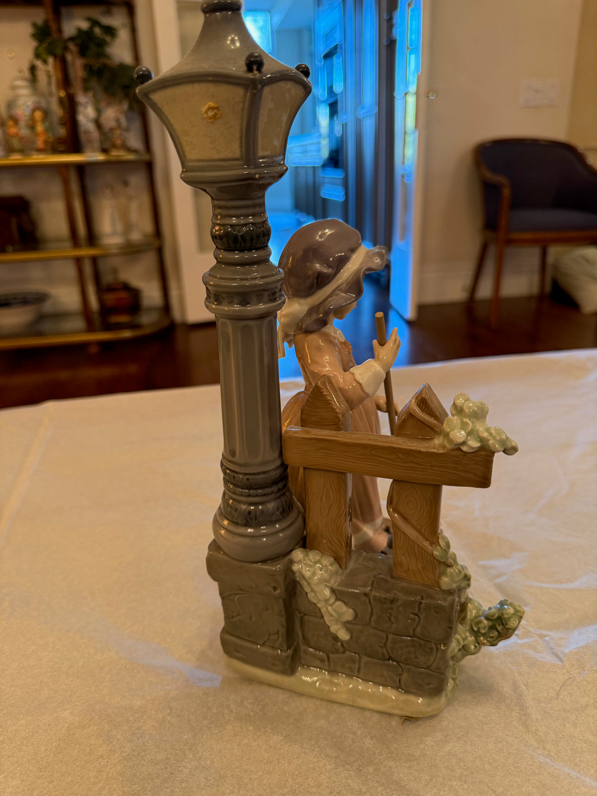 Lladro 5286 'Fall Clean Up'