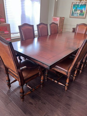 Seven Seas By Hooker Furniture Dining Table + 8 Chairs