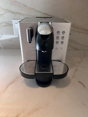 Nespresso Delonghi EN720.M Espresso Machine