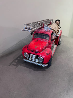 The Comic Art of Guillermo Forchino FO85040, Fire Engine