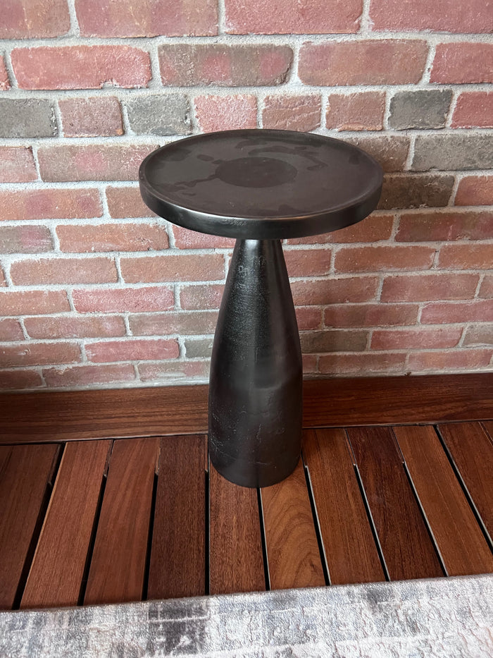 Bernhardt Furniture Company Radnor Drink Table